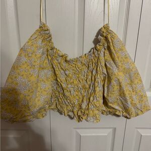 Yellow Floral Ruched Crop Top with Flutter Sleeves – Size Medium